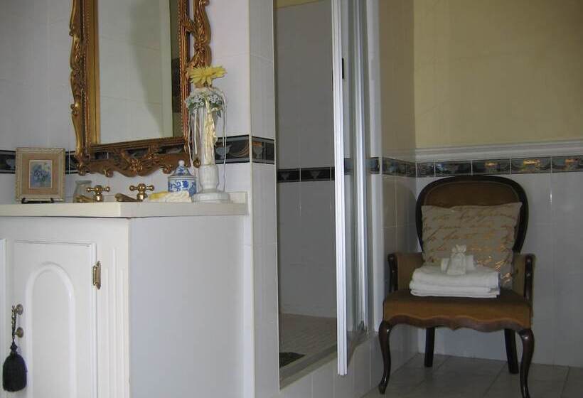 Пансион Villa Victoria Executive Guest House