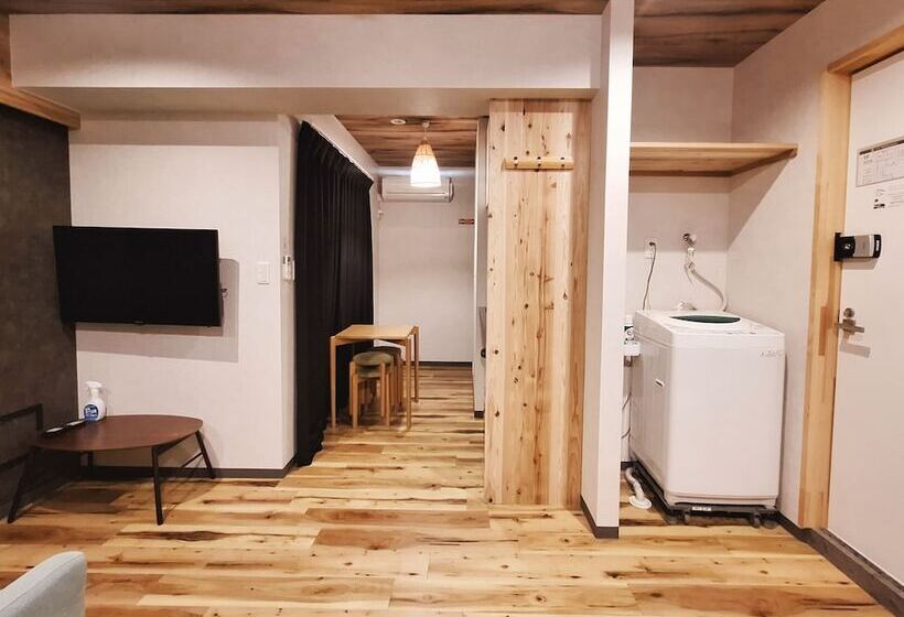 Poly Hostel Osaka