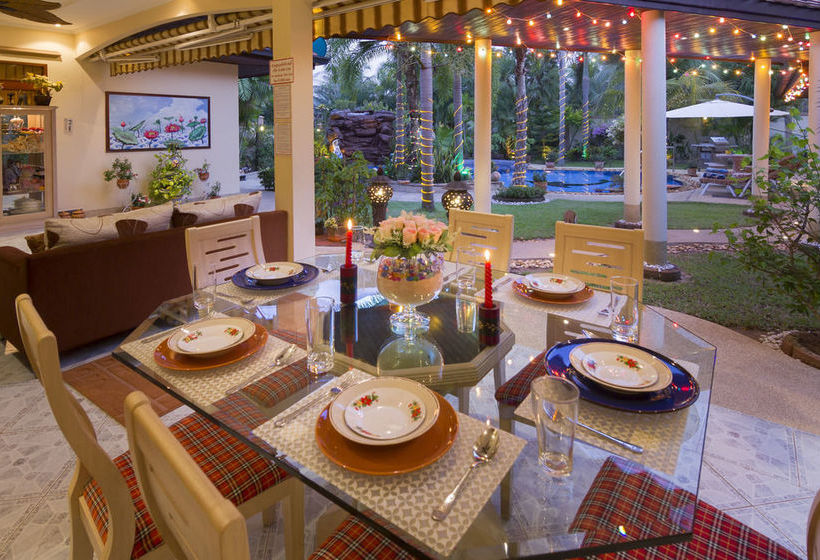 Relaxing Palm Pool Villa
