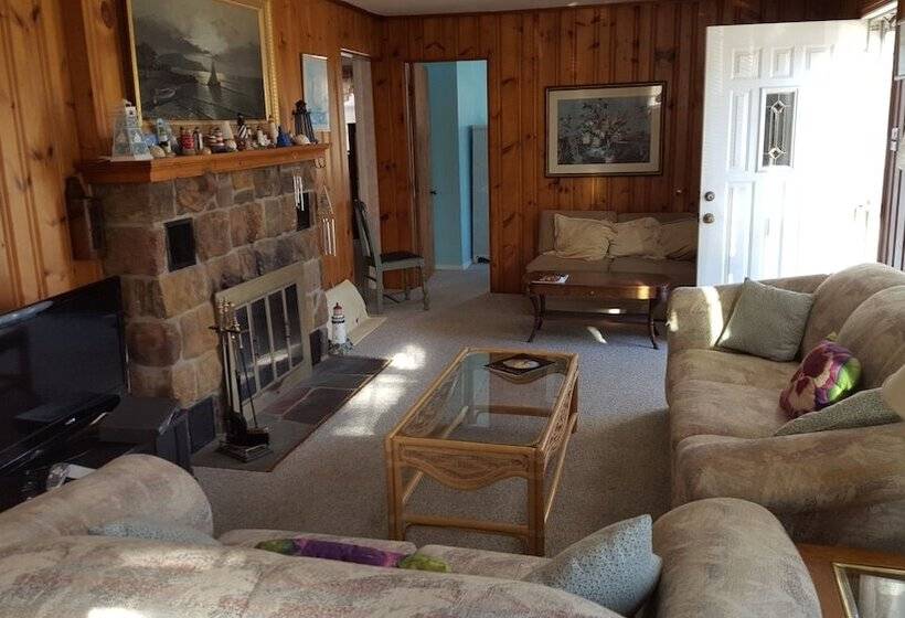 The Beach House   Only Six Houses From The Beach