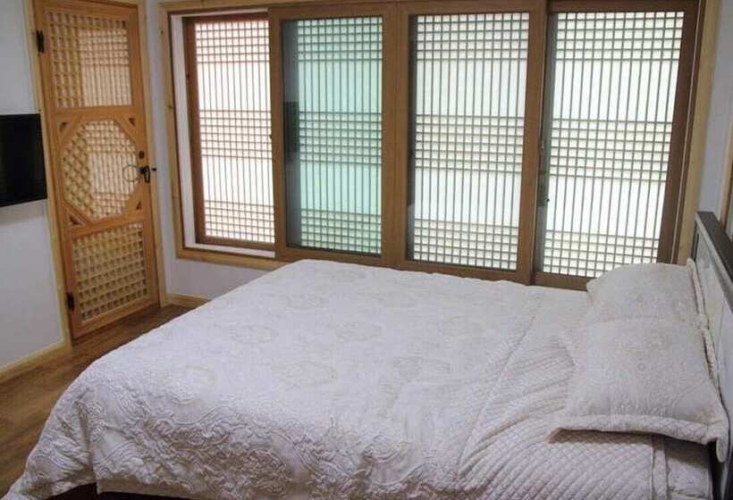 فندق Suncheon Moonlight Love Hanok Pension