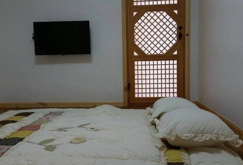 فندق Suncheon Moonlight Love Hanok Pension