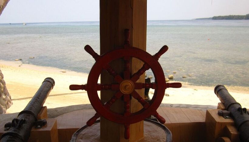 تختخواب و صبحانه Larantuka Beach Apartments