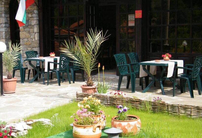 Family Hotel Chiflik Hills