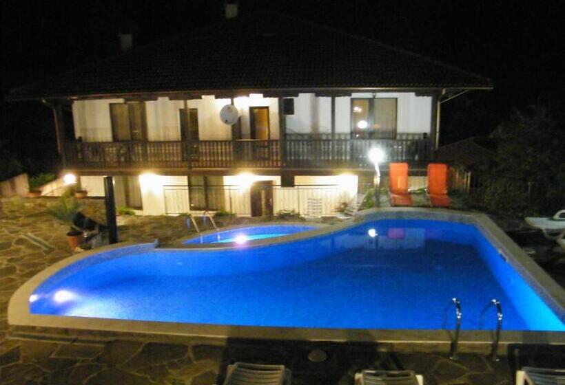 Family Hotel Chiflik Hills