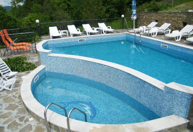 Family Hotel Chiflik Hills