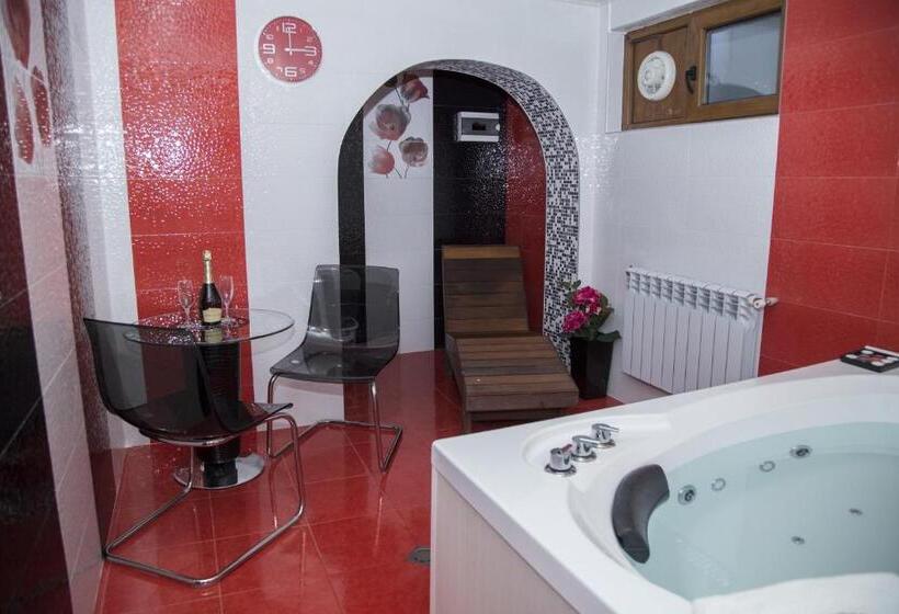 Family Hotel Emaly Green