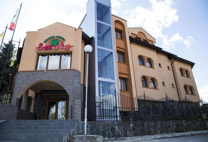 Family Hotel Emaly Green