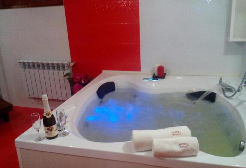 Family Hotel Emaly Green