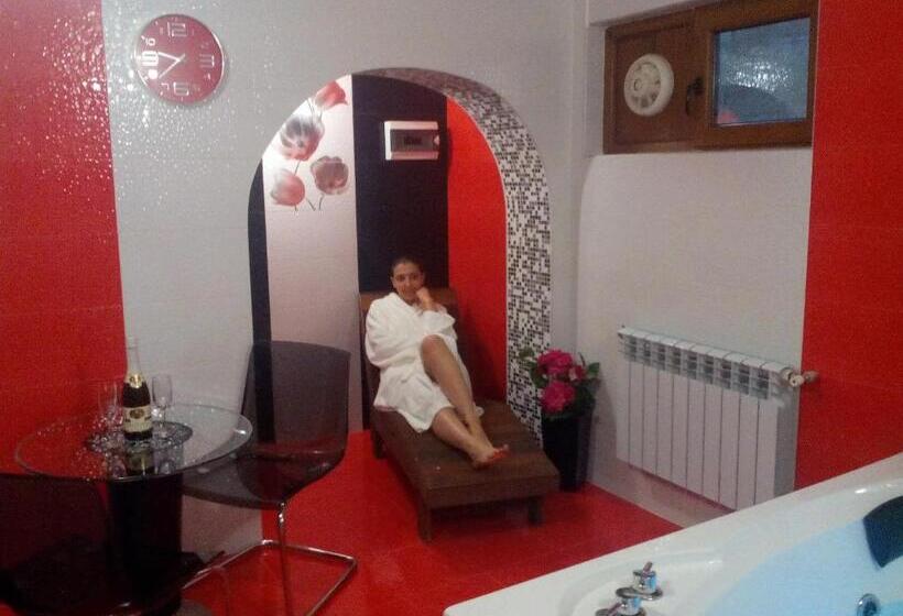 Family Hotel Emaly Green