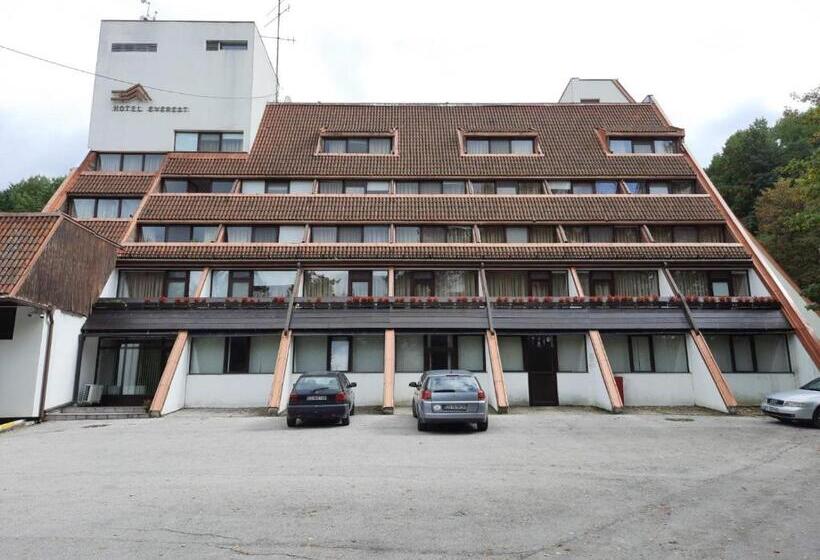 בית מלון כפרי Everest