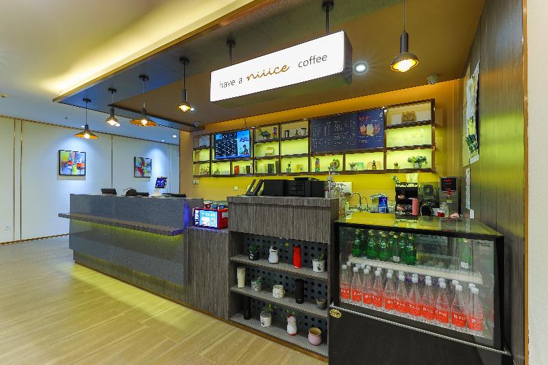 Отель Jinjiang Inn Qingdao Chongqing South Road Metro