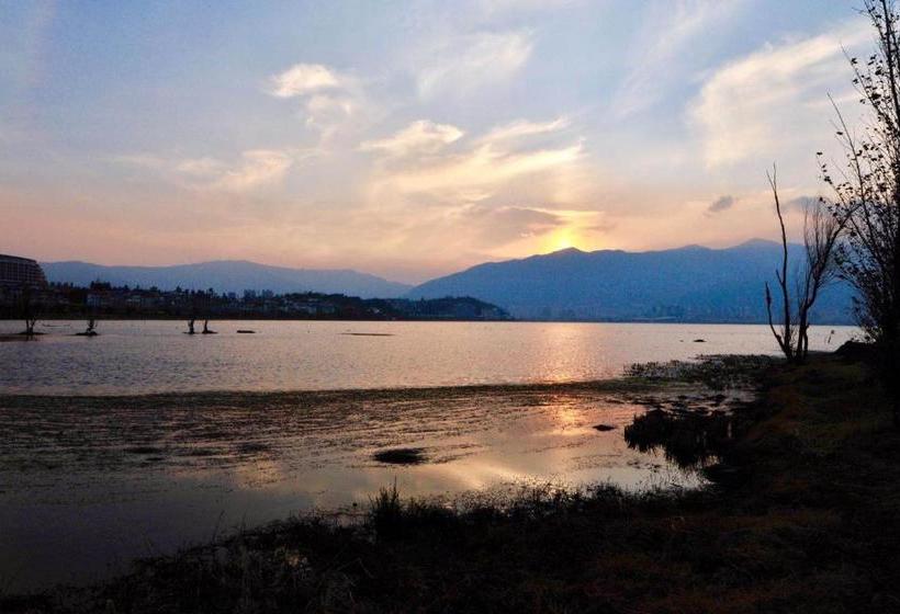 Отель Yilong Binhai