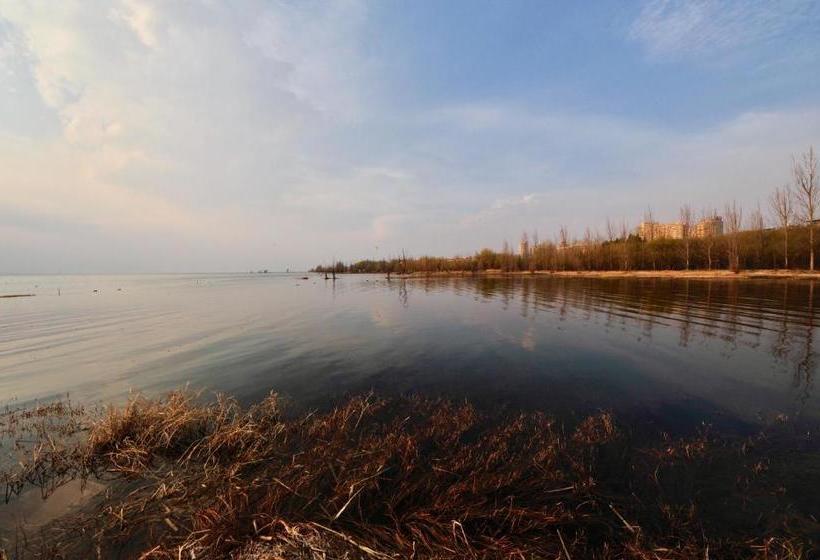 Отель Yilong Binhai