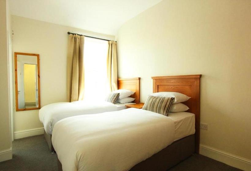 פנסיון Eccles Townhouse