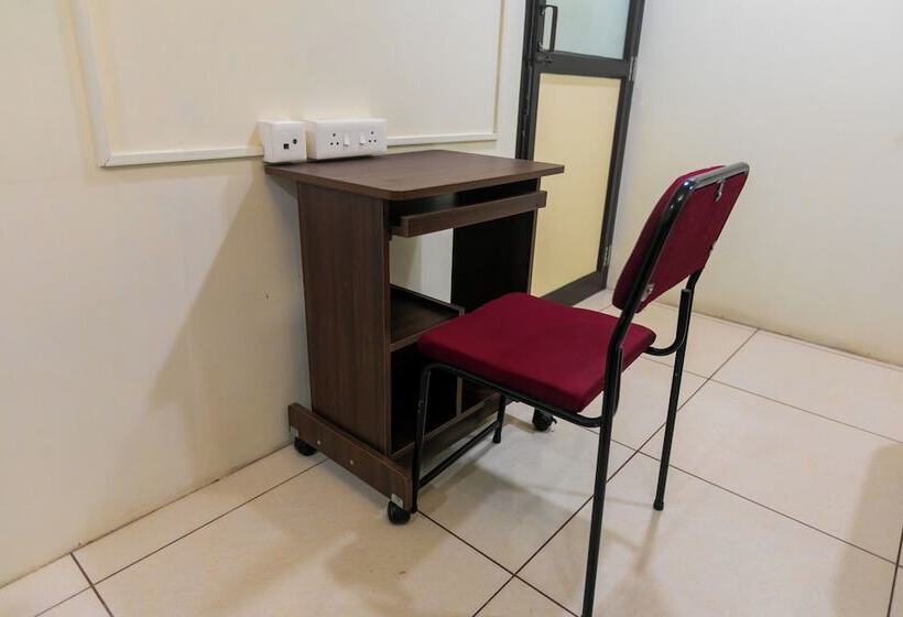 住宿加早餐  Roscotel Bay Stays 2bhk Near White Town