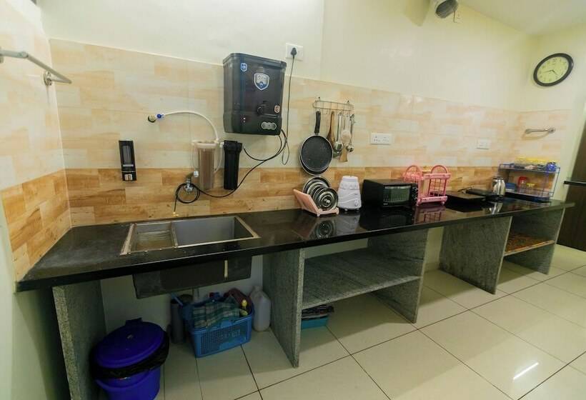 住宿加早餐  Roscotel Bay Stays 2bhk Near White Town