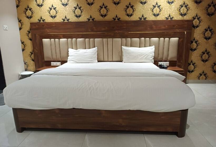 Hotel Apratim Lodging & Boarding