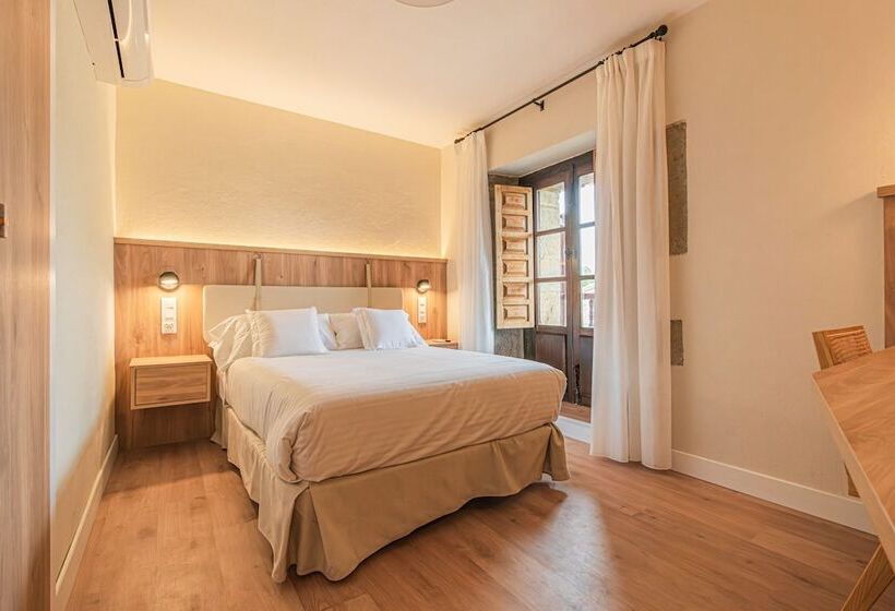 هتل Bestprice Santillana