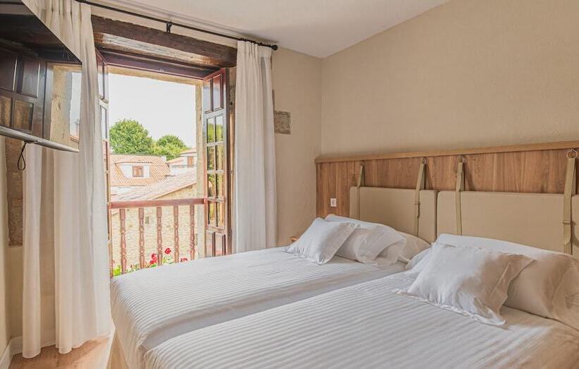 هتل Bestprice Santillana