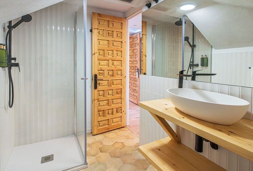 هتل Bestprice Santillana