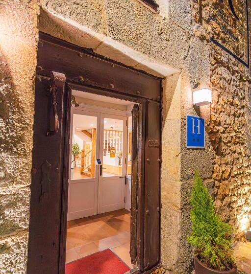 هتل Bestprice Santillana