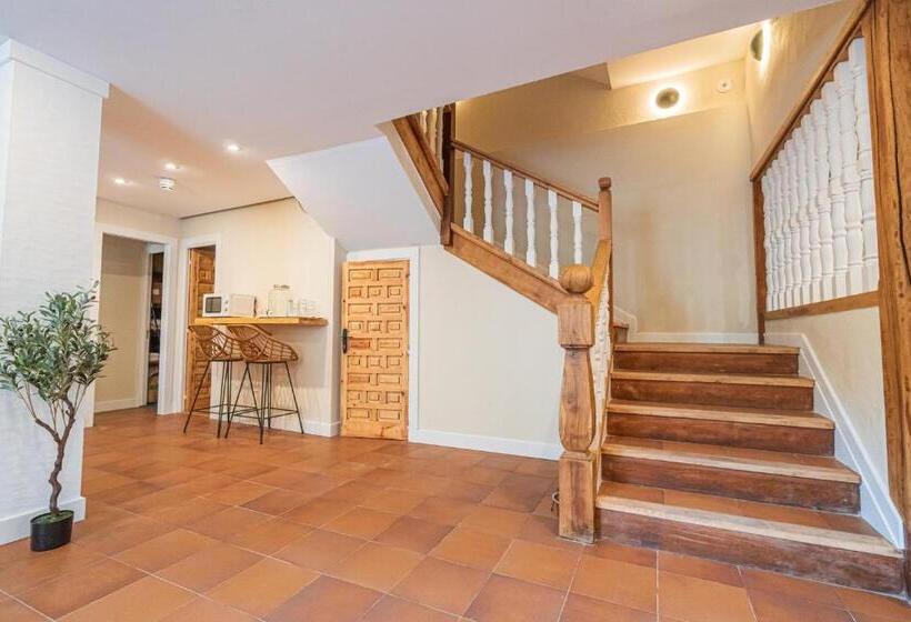 هتل Bestprice Santillana