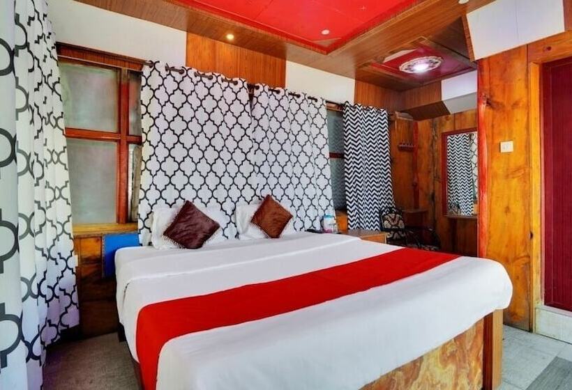 Отель Iroomz Cool Spot