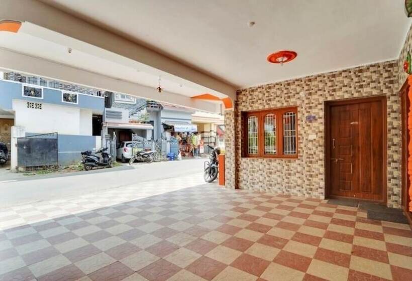 Отель Iroomz Cool Spot