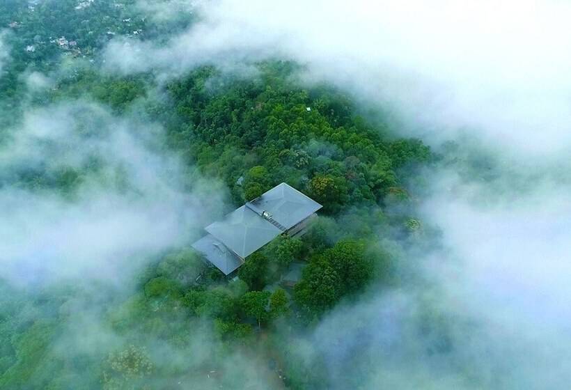 فندق Elephant Passage Resort Munnar