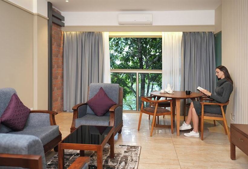 فندق Elephant Passage Resort Munnar