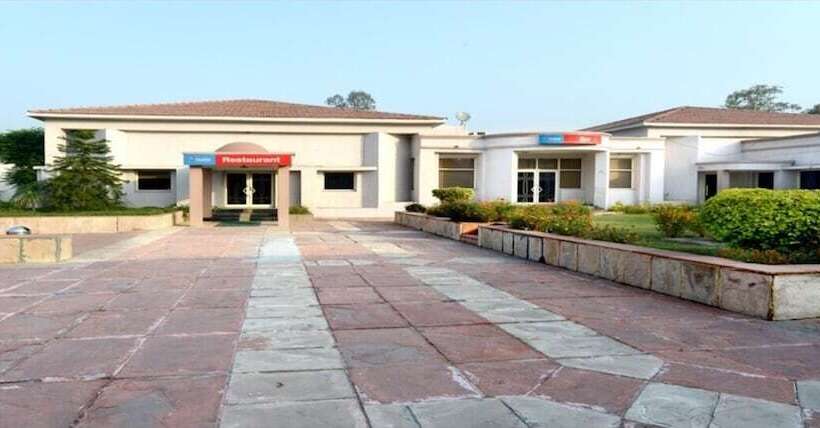 فندق Ethnic India Tourist Resort