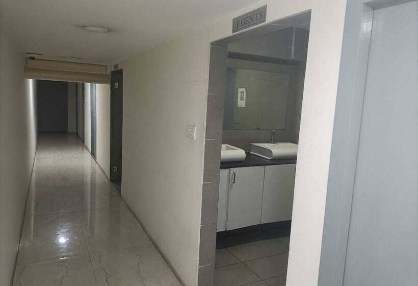 בית מלון כפרי Grace Residency