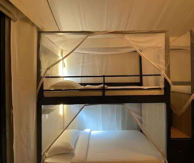בית מלון כפרי Kiki Beach Resort, Batam