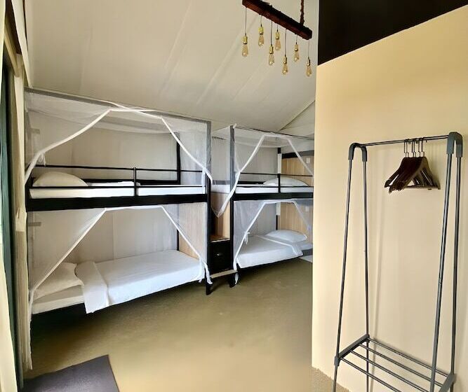 בית מלון כפרי Kiki Beach Resort, Batam