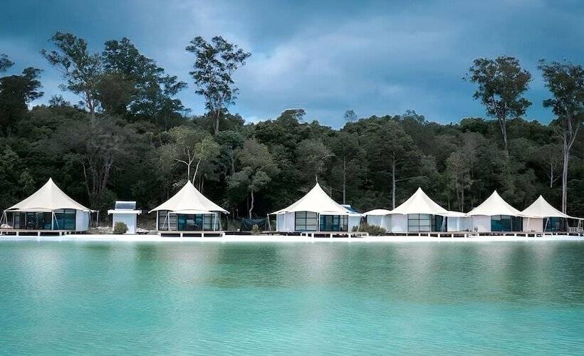 בית מלון כפרי Kiki Beach Resort, Batam