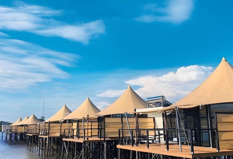 בית מלון כפרי Kiki Beach Resort, Batam