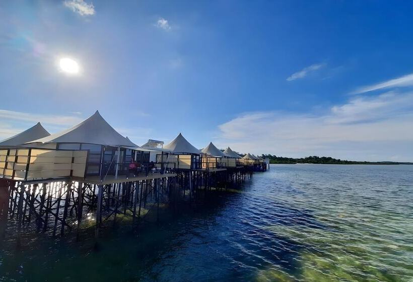 בית מלון כפרי Kiki Beach Resort, Batam