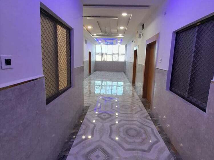 酒店 Goroomgo Nirmala Palace Ayodhya