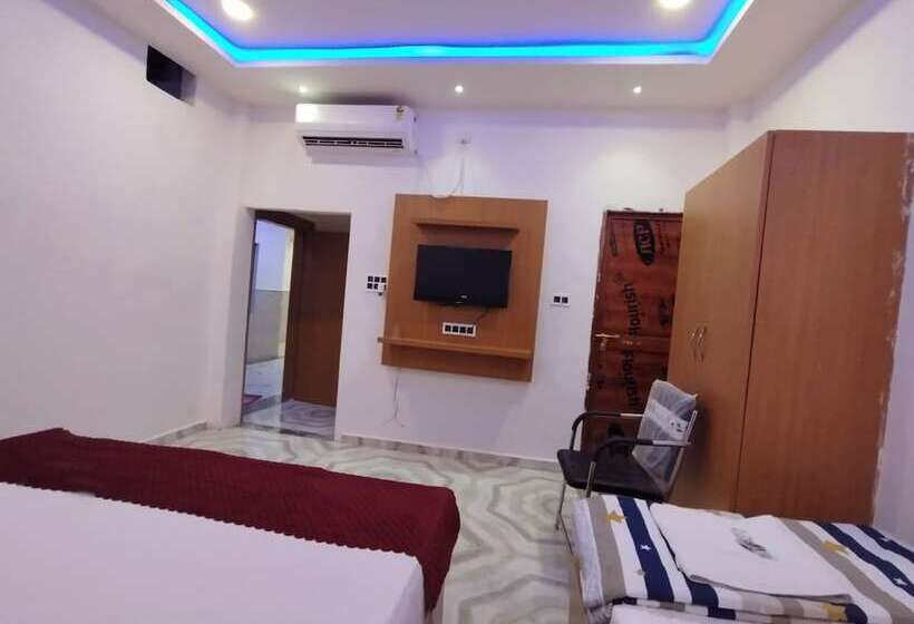 酒店 Goroomgo Nirmala Palace Ayodhya