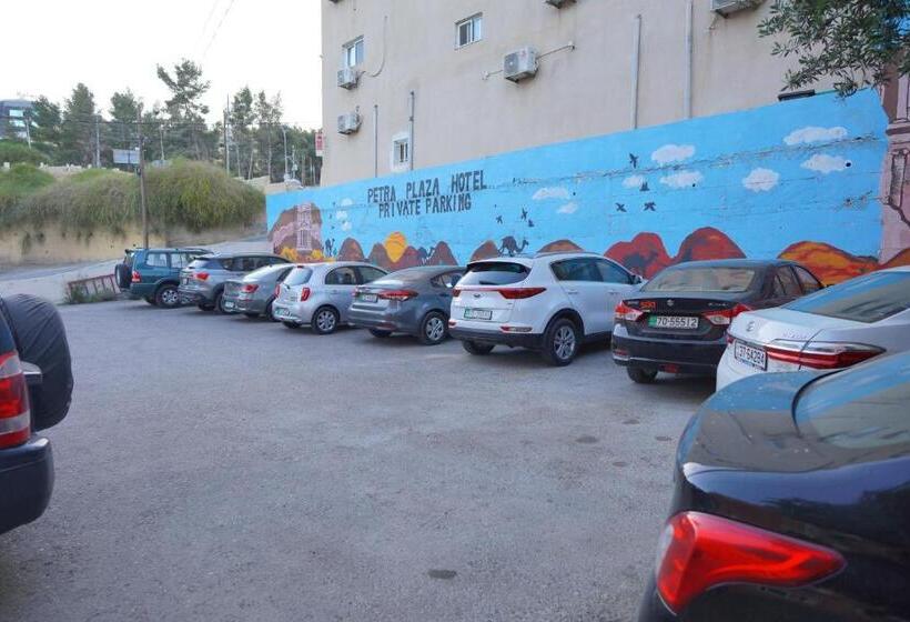 هتل Petra Plaza