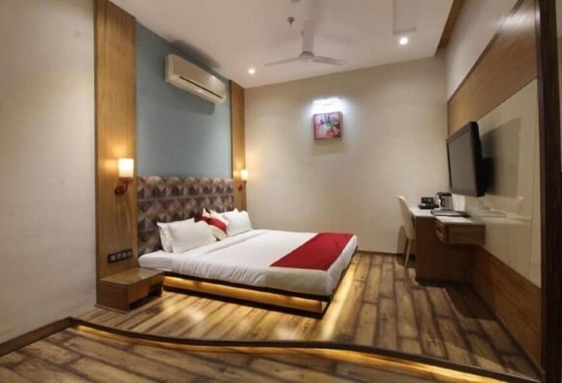 בית מלון כפרי Ranjeet   Akola