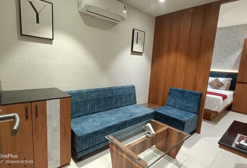 בית מלון כפרי Ranjeet   Akola