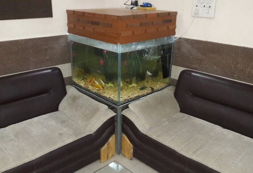 בית מלון כפרי Raviraj Palace Rajkot