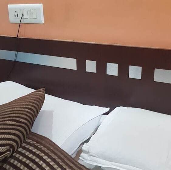 בית מלון כפרי Raviraj Palace Rajkot