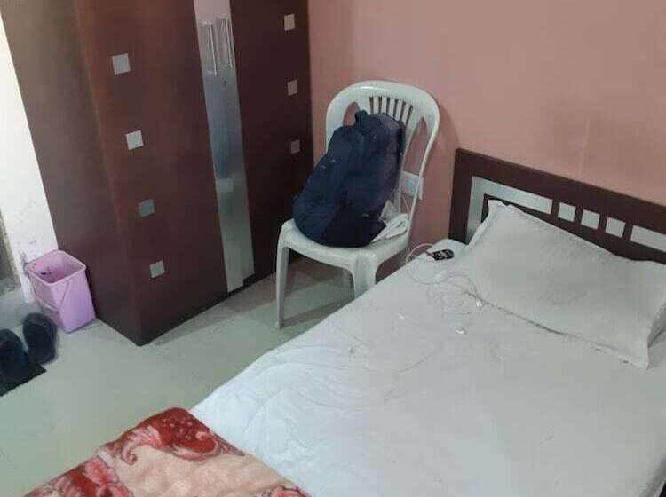 בית מלון כפרי Raviraj Palace Rajkot