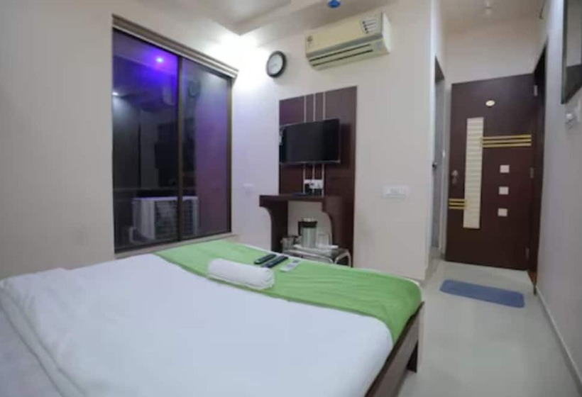 בית מלון כפרי Raviraj Palace Rajkot