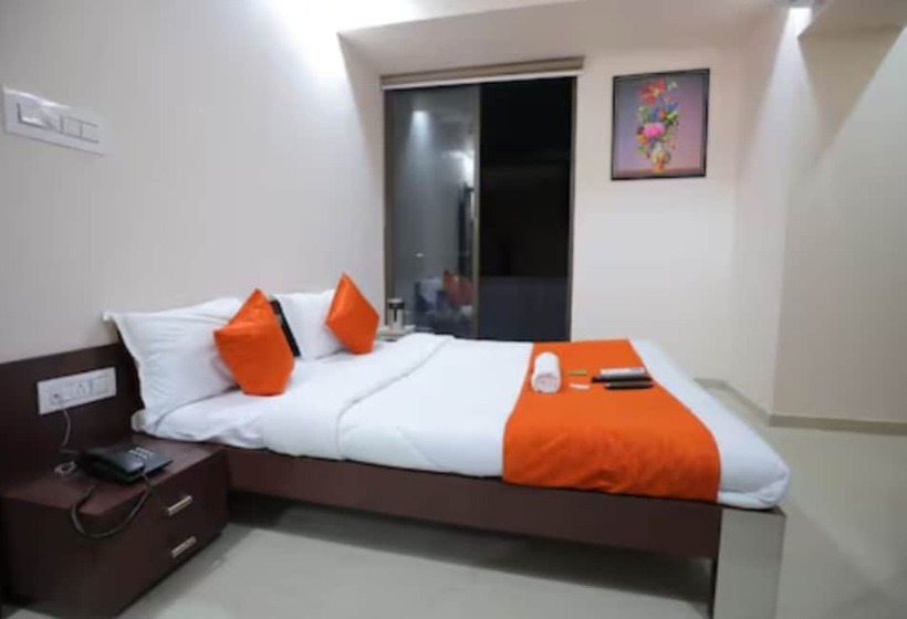 בית מלון כפרי Raviraj Palace Rajkot