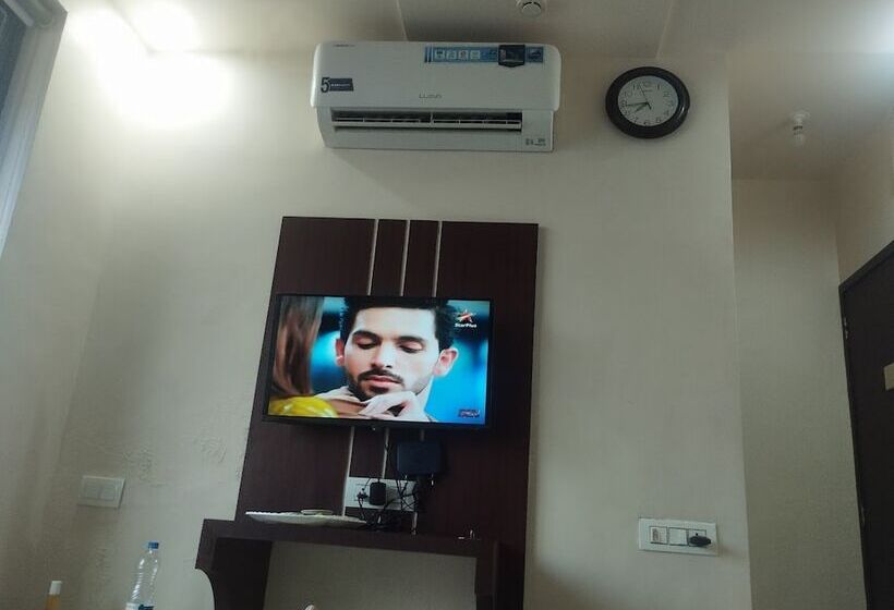 בית מלון כפרי Raviraj Palace Rajkot