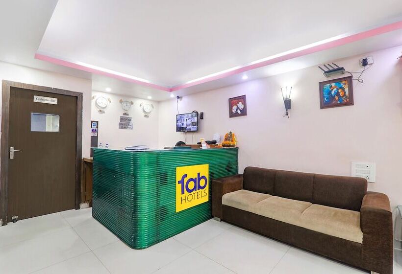 Fabhotel Royal Ville